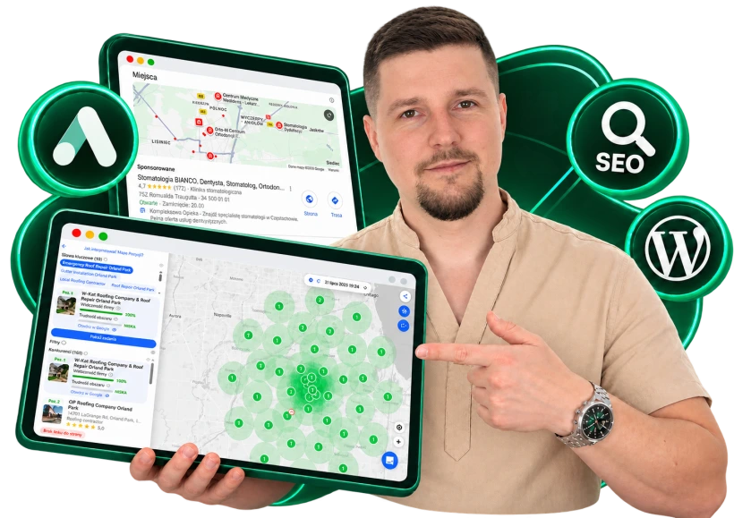 Szymon Sarnecki pokazuje na tablecie mapę pozycji wizytówki w Google, w tle reklama w Mapach Google i ikony Google Ads, SEO oraz WordPress